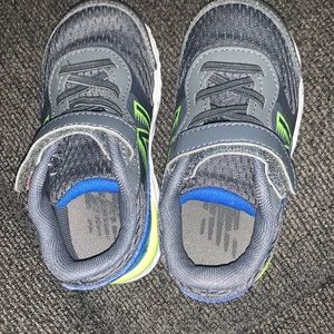 New Balance Infant Boys Size 7